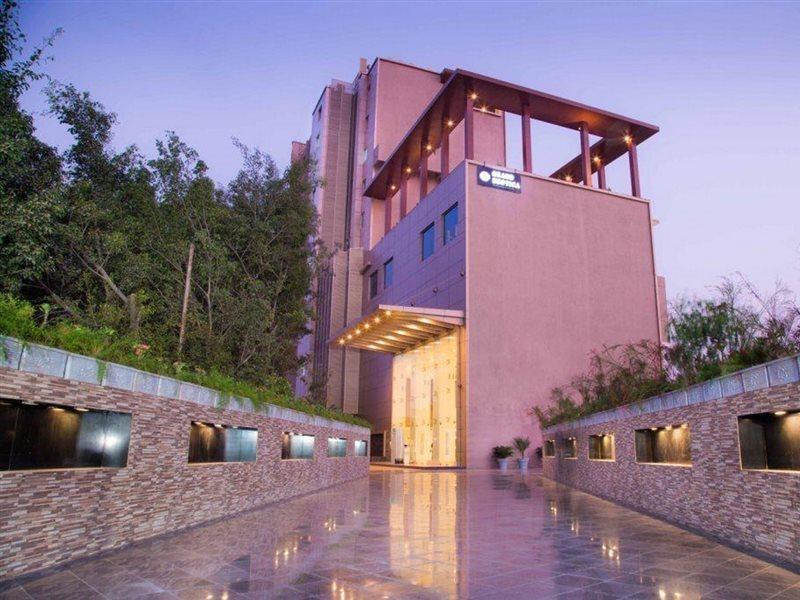 Regenta Central Grand Exotica Pimpri-Chinchwad Εξωτερικό φωτογραφία