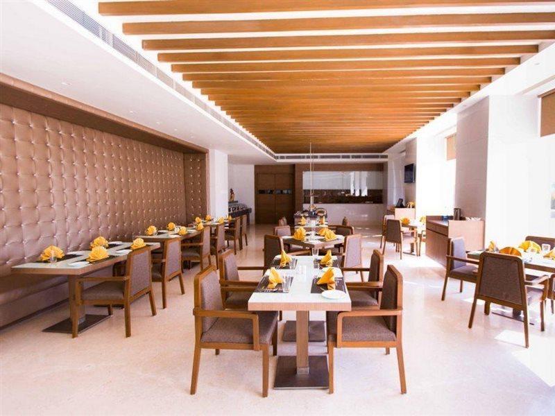 Regenta Central Grand Exotica Pimpri-Chinchwad Εξωτερικό φωτογραφία