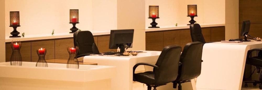Regenta Central Grand Exotica Pimpri-Chinchwad Εξωτερικό φωτογραφία
