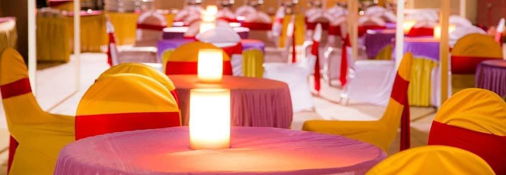 Regenta Central Grand Exotica Pimpri-Chinchwad Εξωτερικό φωτογραφία