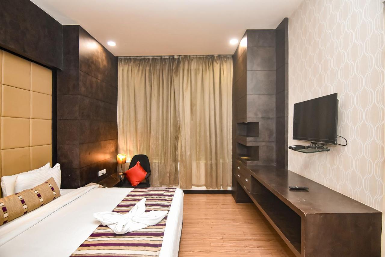 Regenta Central Grand Exotica Pimpri-Chinchwad Εξωτερικό φωτογραφία