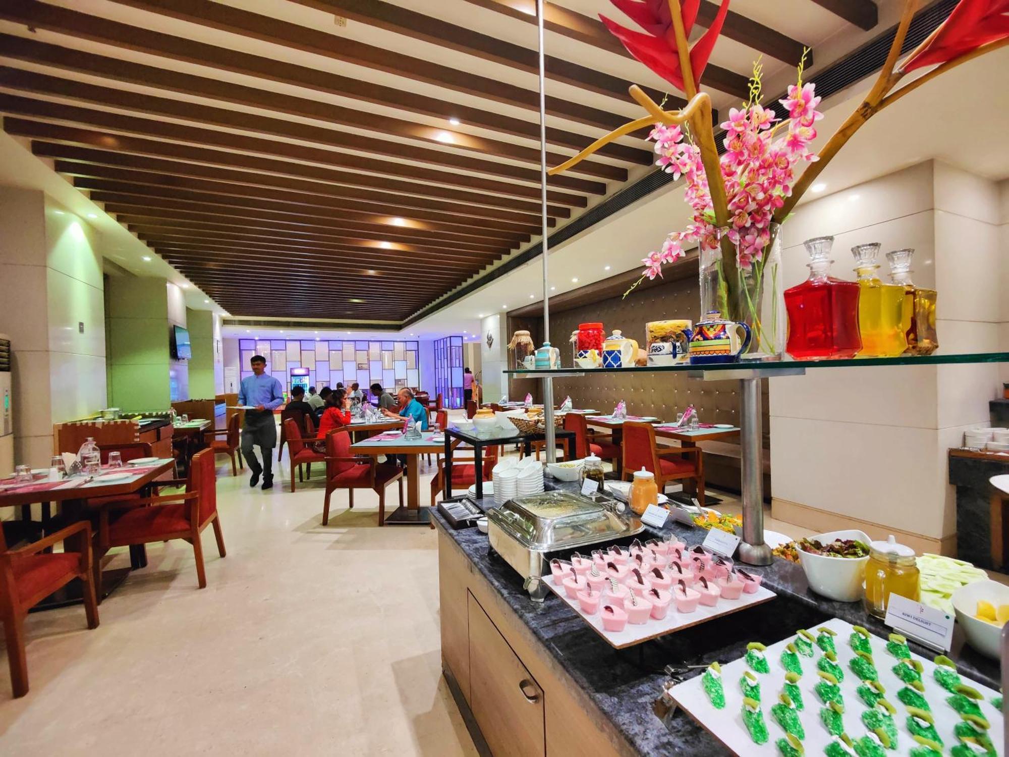 Regenta Central Grand Exotica Pimpri-Chinchwad Εξωτερικό φωτογραφία