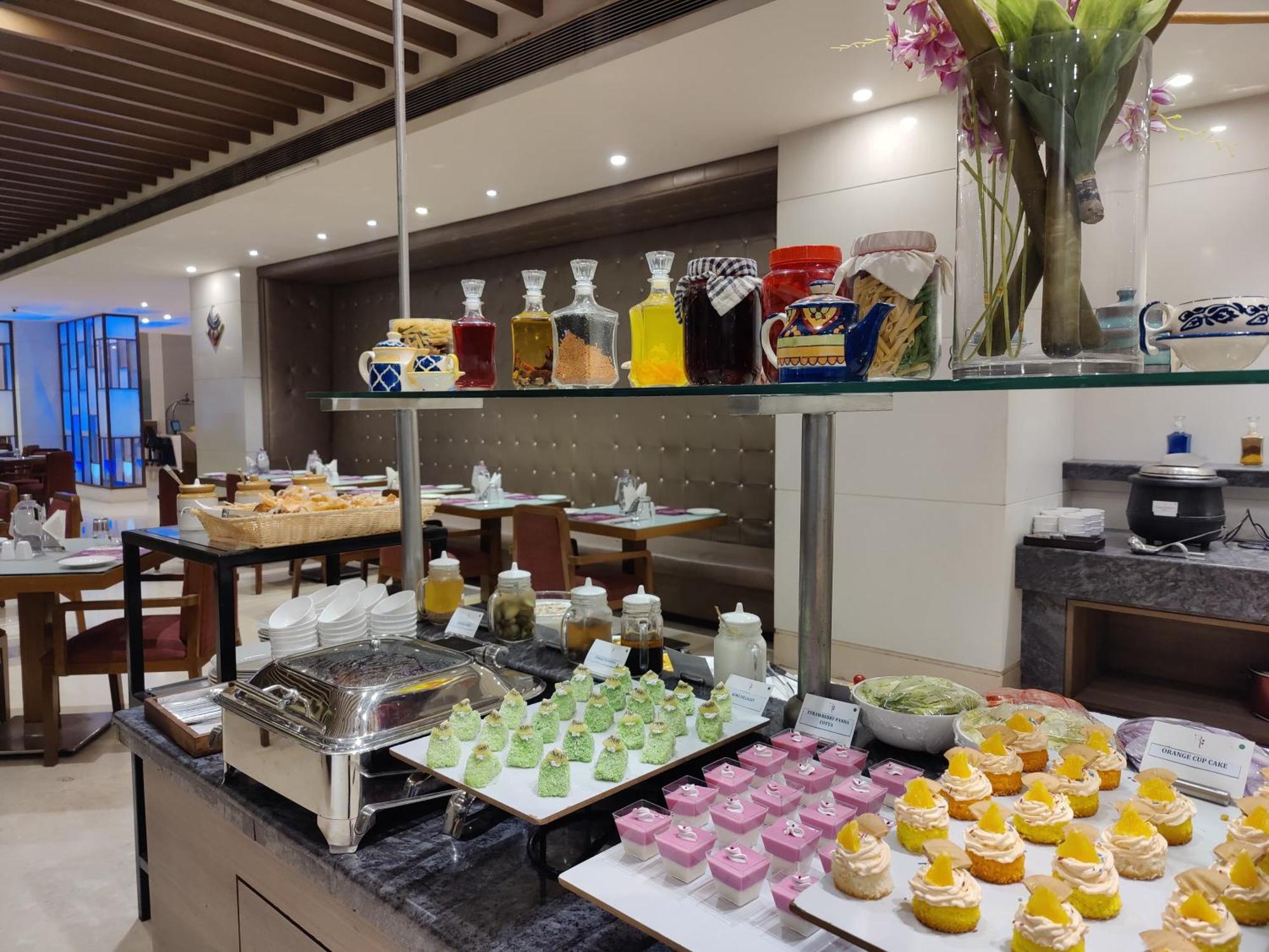 Regenta Central Grand Exotica Pimpri-Chinchwad Εξωτερικό φωτογραφία