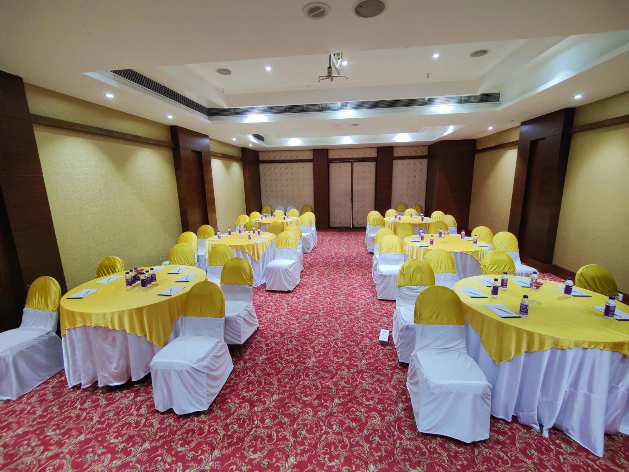 Regenta Central Grand Exotica Pimpri-Chinchwad Εξωτερικό φωτογραφία