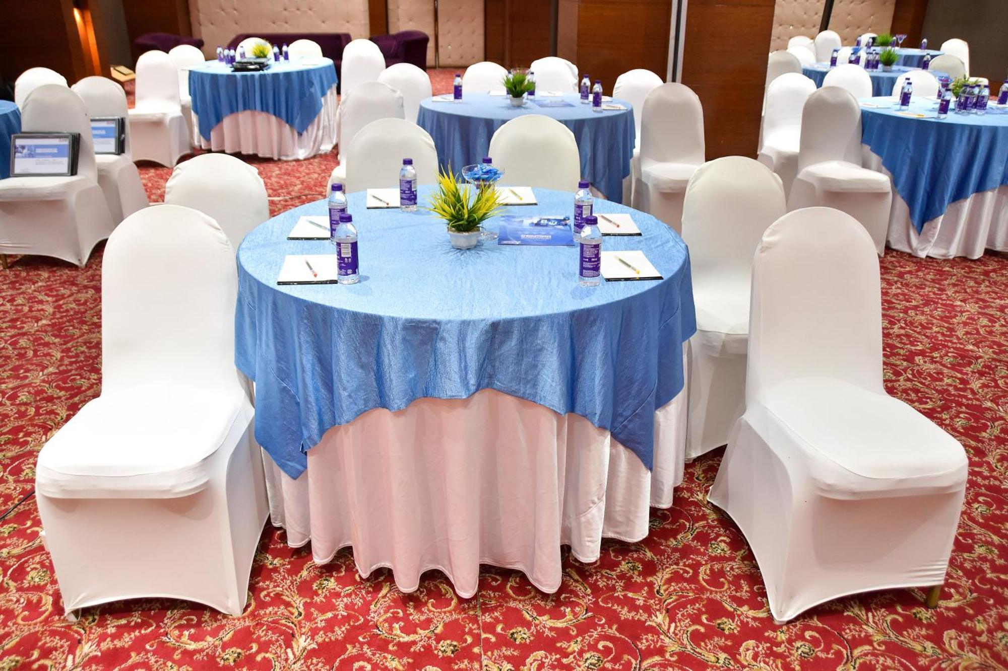 Regenta Central Grand Exotica Pimpri-Chinchwad Εξωτερικό φωτογραφία
