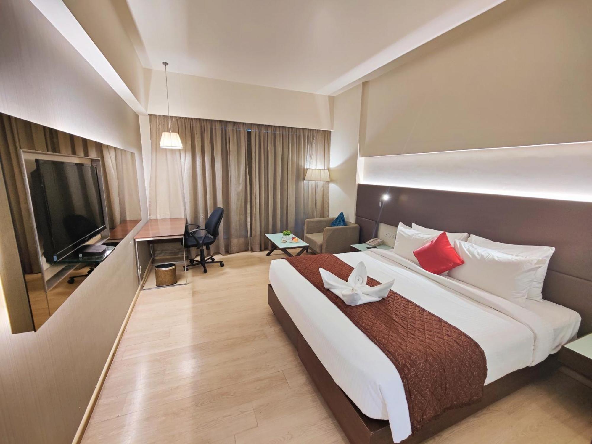 Regenta Central Grand Exotica Pimpri-Chinchwad Εξωτερικό φωτογραφία