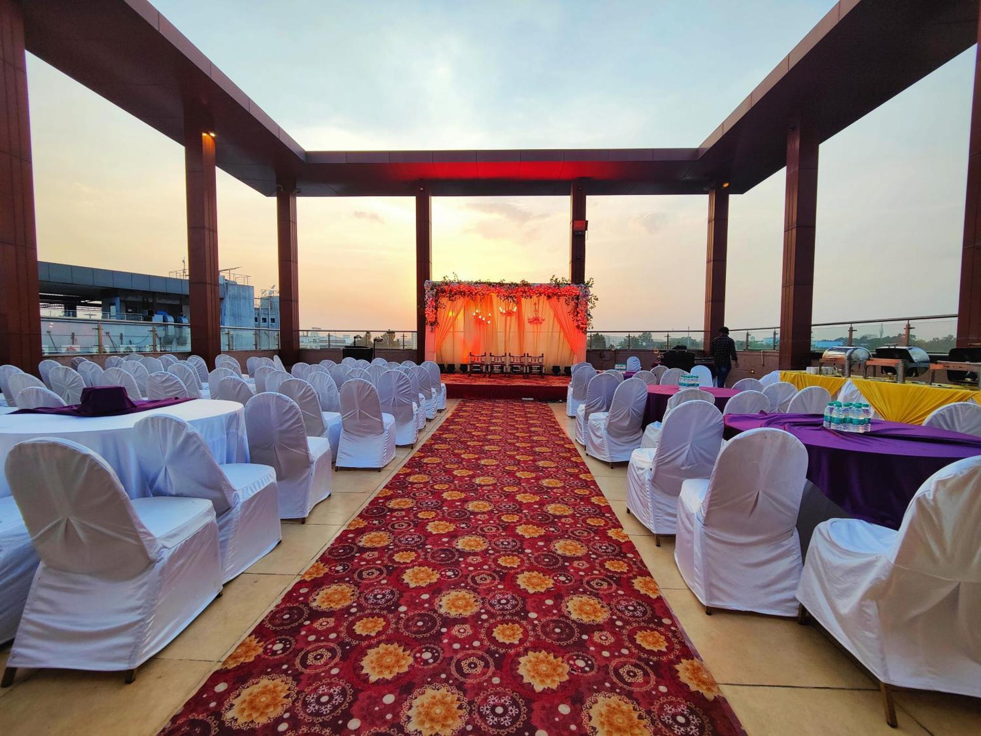 Regenta Central Grand Exotica Pimpri-Chinchwad Εξωτερικό φωτογραφία