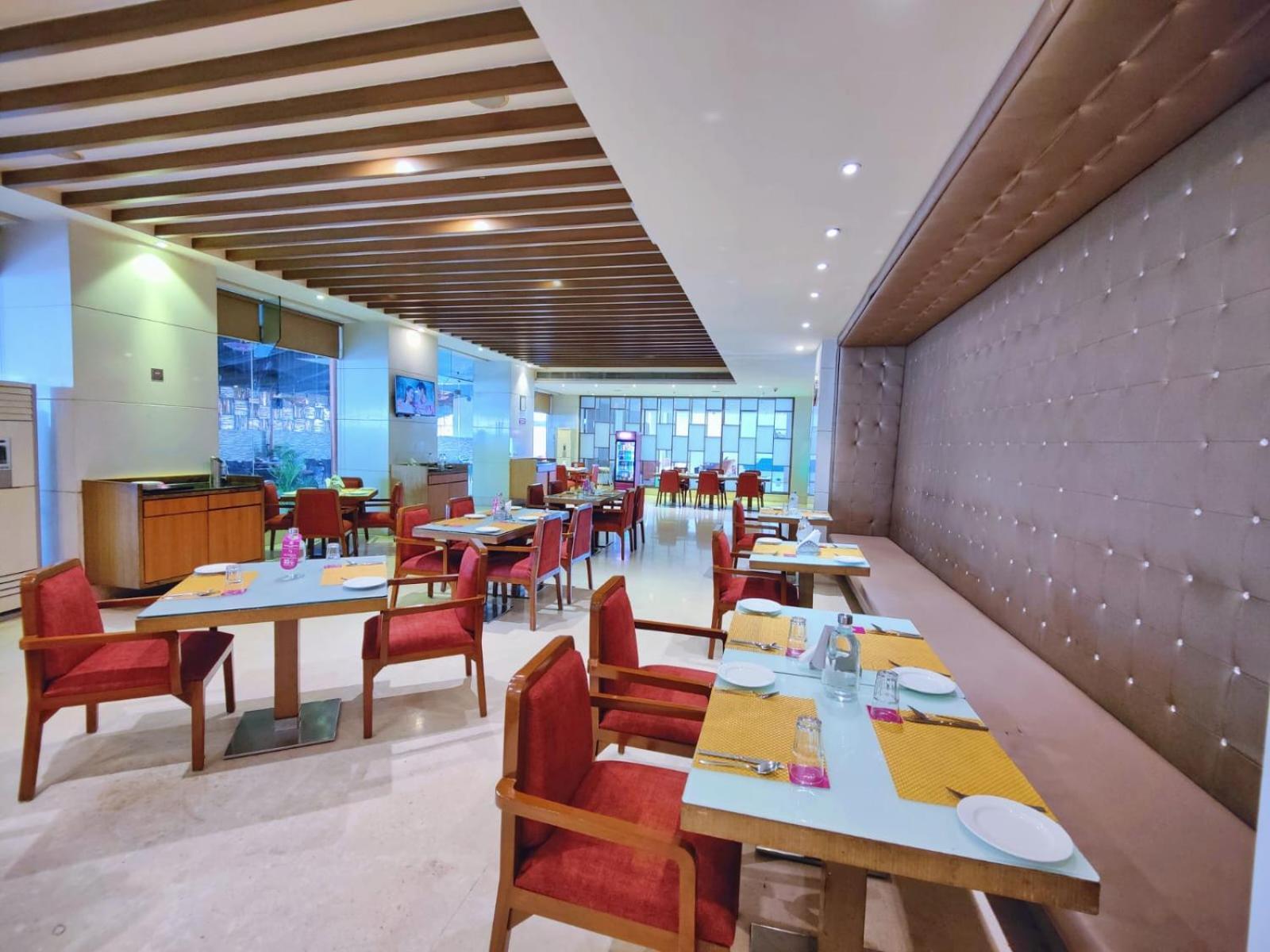 Regenta Central Grand Exotica Pimpri-Chinchwad Εξωτερικό φωτογραφία