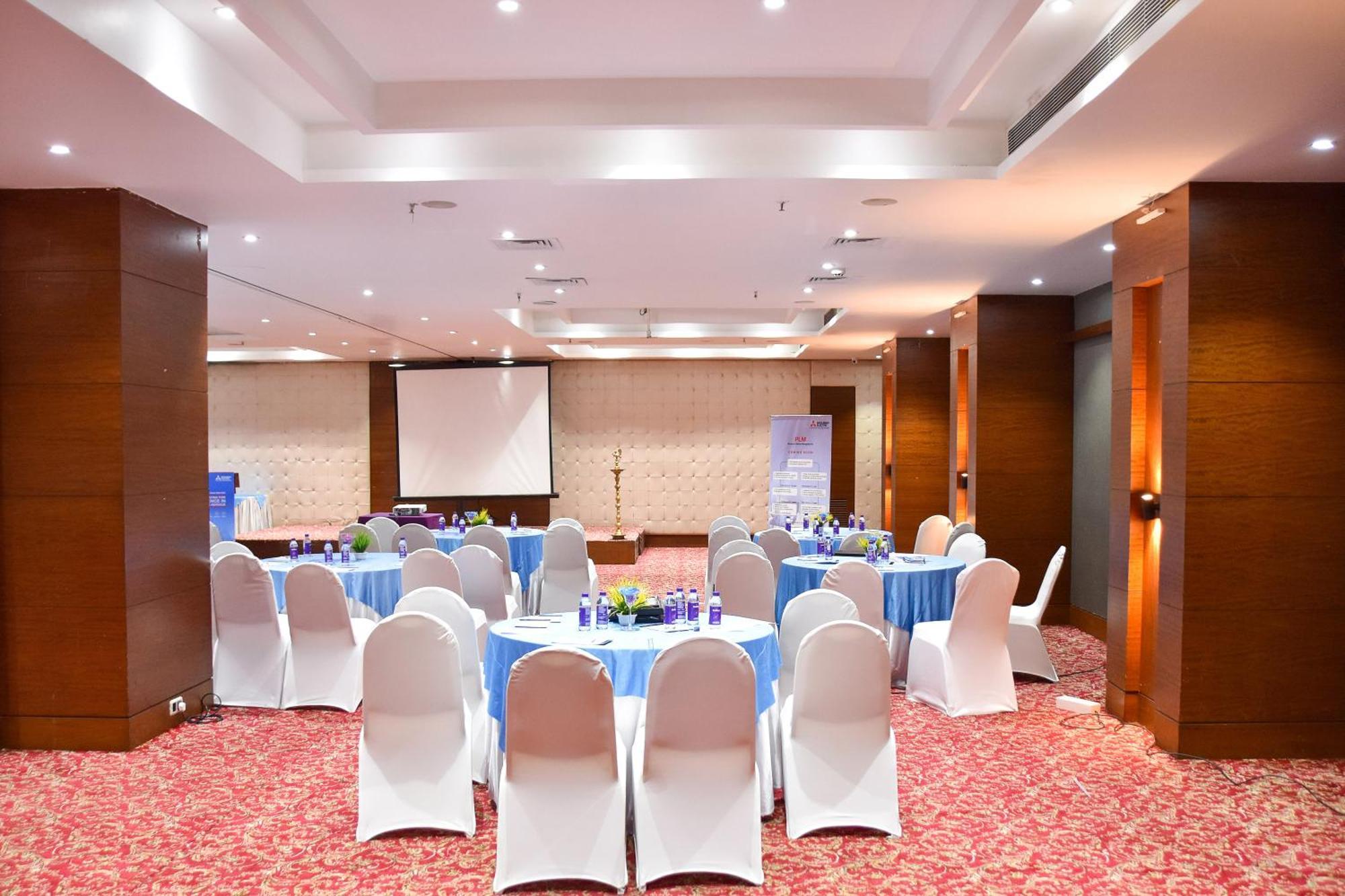 Regenta Central Grand Exotica Pimpri-Chinchwad Εξωτερικό φωτογραφία