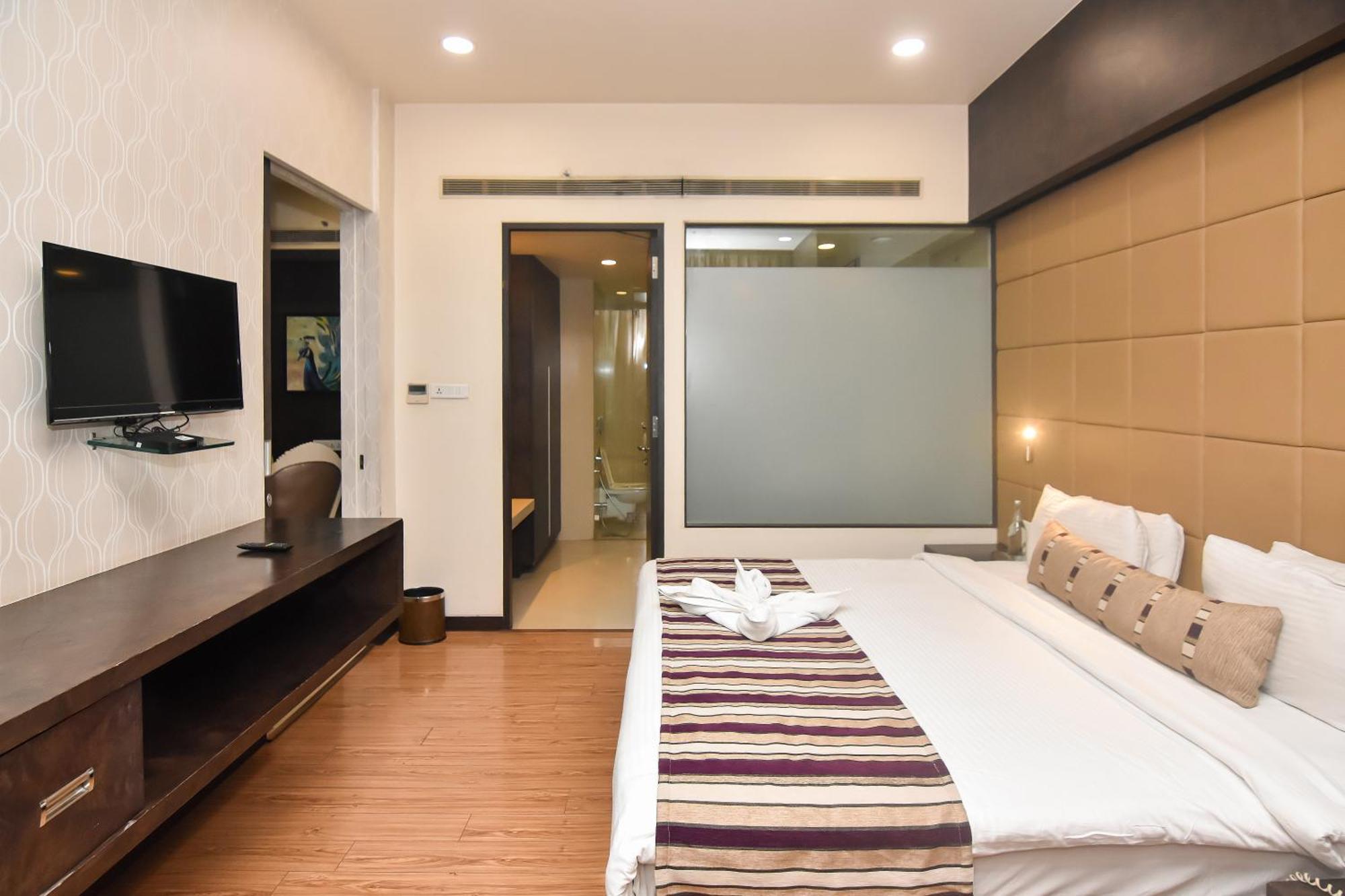 Regenta Central Grand Exotica Pimpri-Chinchwad Εξωτερικό φωτογραφία