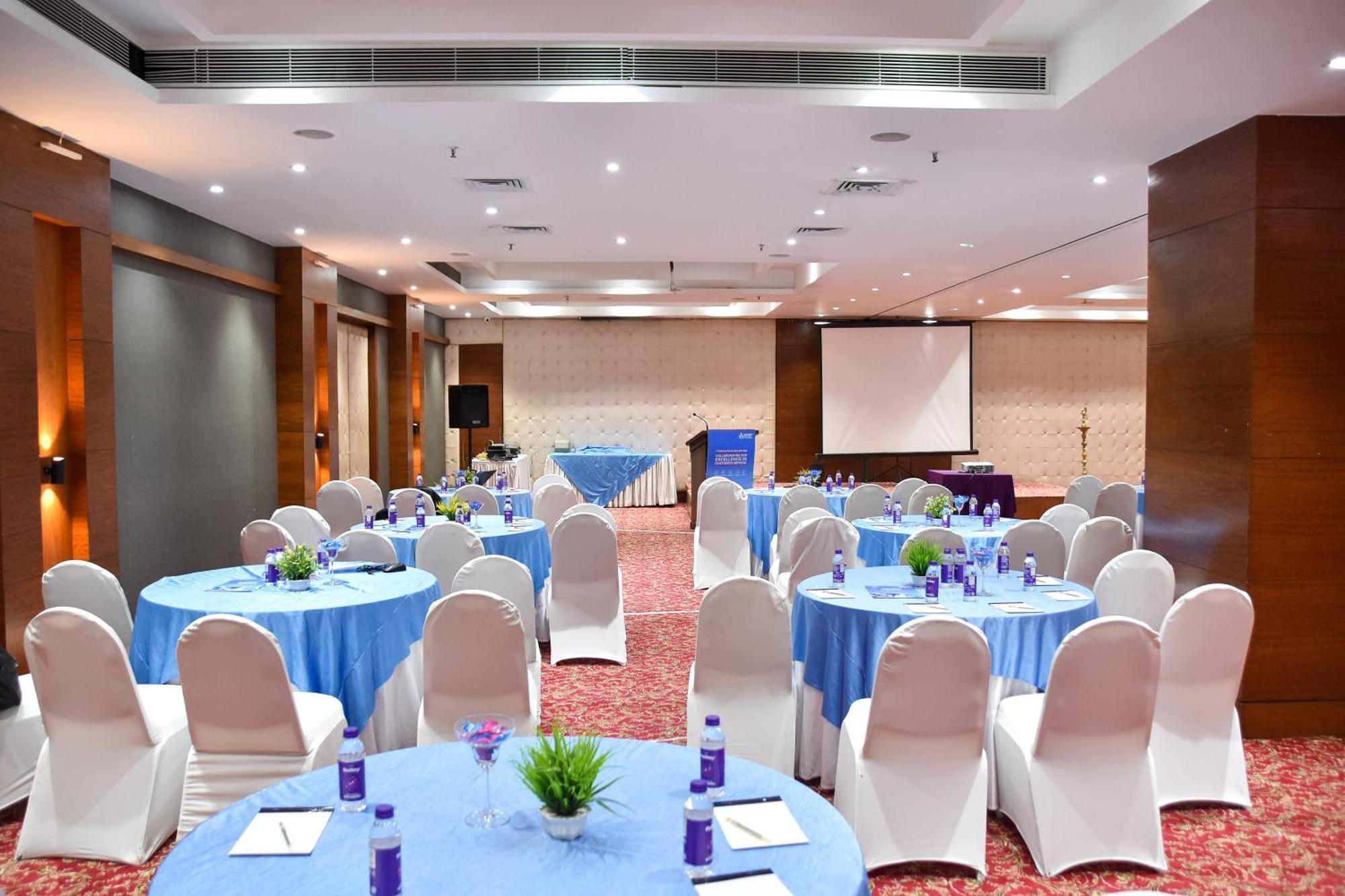 Regenta Central Grand Exotica Pimpri-Chinchwad Εξωτερικό φωτογραφία